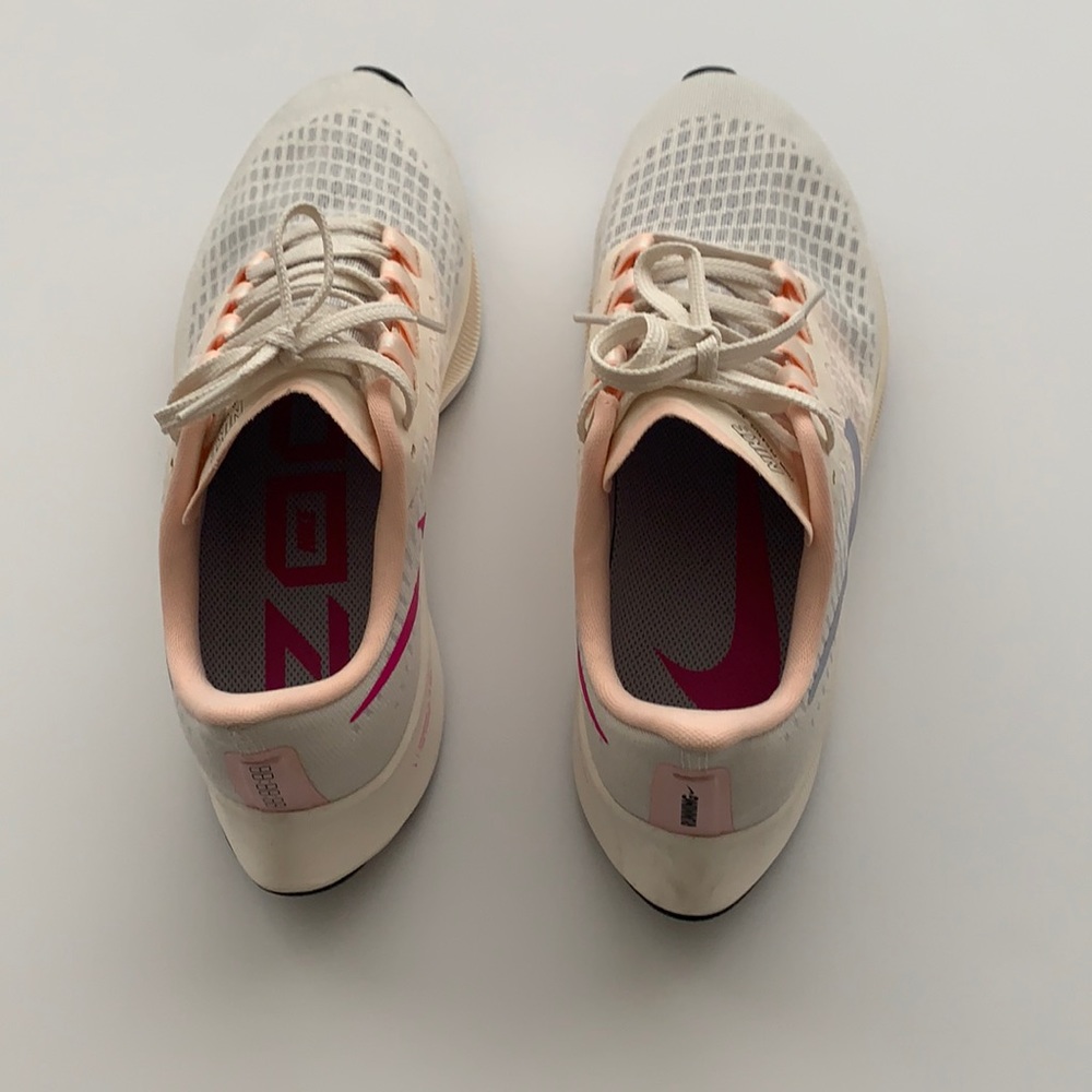 Nike Zoom Gravity Running Sneakers